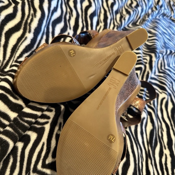 INC Brown Strappy Patterned Wedge Heels Size 7 - Picture 3 of 4